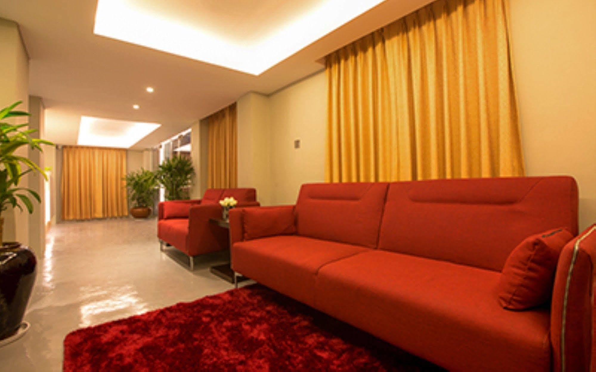 Shwe Pyi San Yar Hotel Yangon Luaran gambar